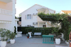 Apartments by the sea Promajna, Makarska - 10329